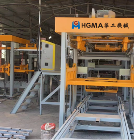 What are the advantages and characteristics of the automatic code brick machine